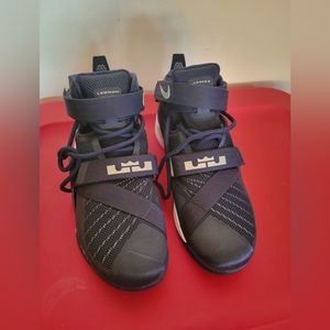 Lebron Zoom Soldiers 1X